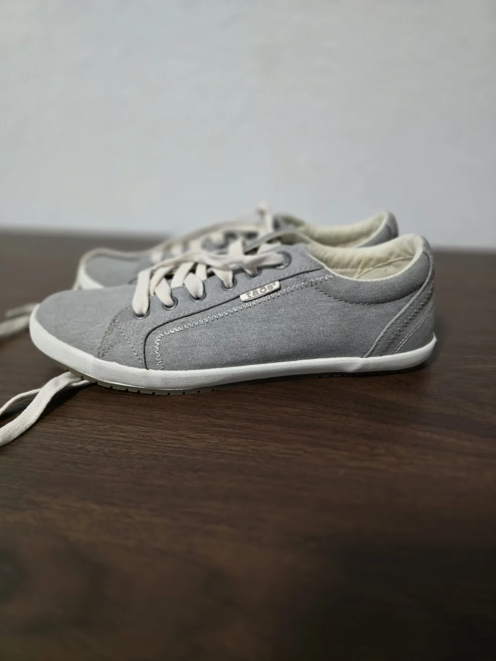 Taos Footwear Gray Canvas Lace-Up Sneakers